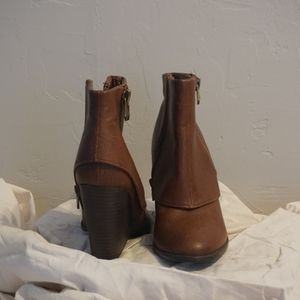 Fergalicious boots, 7.5, brown